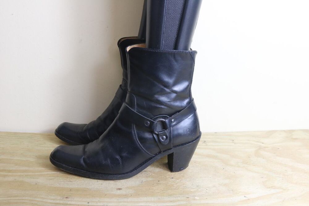 Frye Boots Womens 9.5B Black Leather Romy Harness Ring Ankle Western Boho